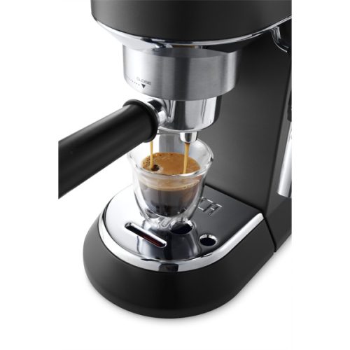 DELONGHI EC685.BK Dedica presszókávéfőző 15 bar, 3 szűrő:1 - 2 személyes és E.S.E., thermoblock, csészemelegítő