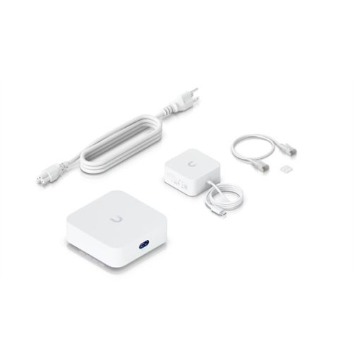 UBiQUiTi Vezetékes Router Gateway és Accesspoint TriBand, 1x2,5Gbit (LAN) + 1x10Gbit (WAN), WiFi7, Asztali - UX7
