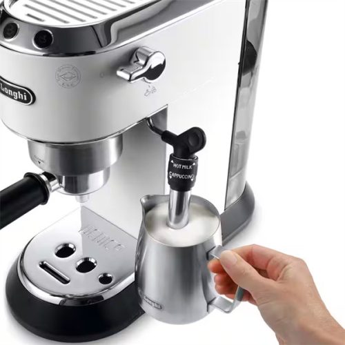 DELONGHI EC685.W Dedica Style eszpresszó kávéfőző, tartály: 1,1 l, Fehér