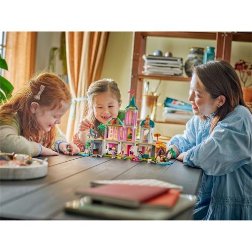LEGO® | Disney hercegnő Hercegnőkastély és a hercegnők állatkái, játék építőkészlet 43267