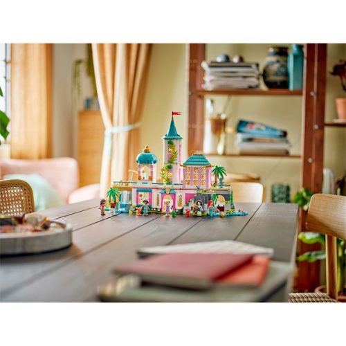 LEGO® | Disney hercegnő Hercegnőkastély és a hercegnők állatkái, játék építőkészlet 43267