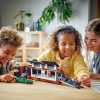 LEGO® City F1®-es kamion, RB20 és AMR24 F1®-es autókkal, játék versenyautó-szállítót tartalmazó szett 60445