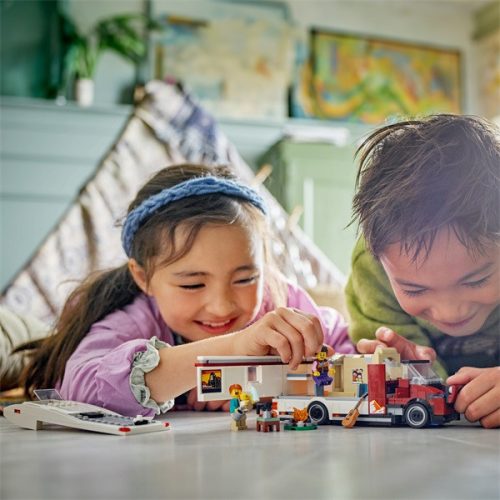 LEGO® City Lakóautó a kalandos nyaraláshoz, játék járművet tartalmazó szett 60454