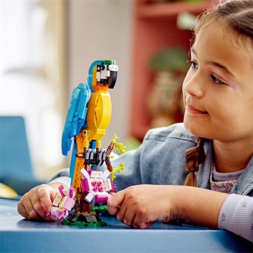 LEGO® Creator Egzotikus papagáj 31136