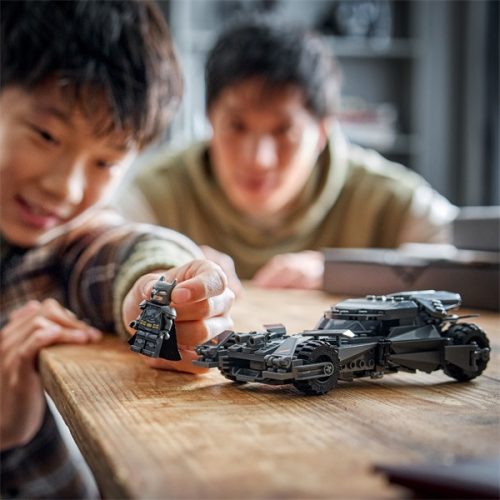 LEGO® DC Batman™: Batman Superman ellen™: Batmobile™ játék autó 76331