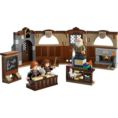 LEGO® Harry Potter™ Roxfort™ kastély: Bűbájtanóra, varázslójáték gyermekeknek 76442