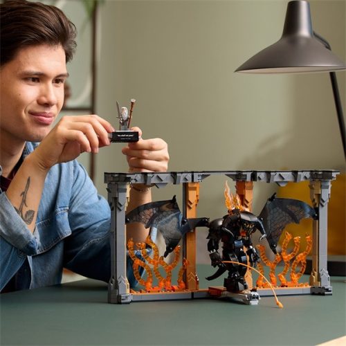 LEGO® Icons Könyvkuckó: A Gyűrűk Ura: Balrog™, dekorációs szett a könyvespolcra 10367