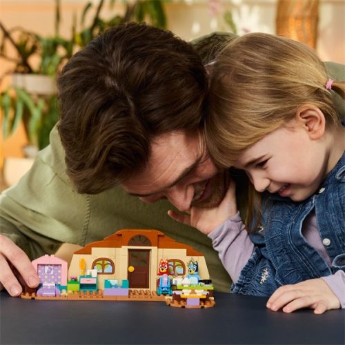 LEGO® Bluey: Rozsdás és Bluey a suliban 11221