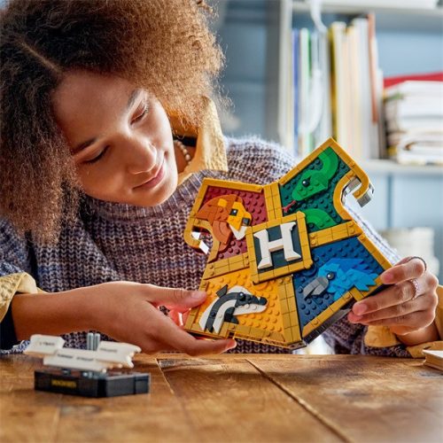 LEGO® Harry Potter™ A Roxfort címere 76462