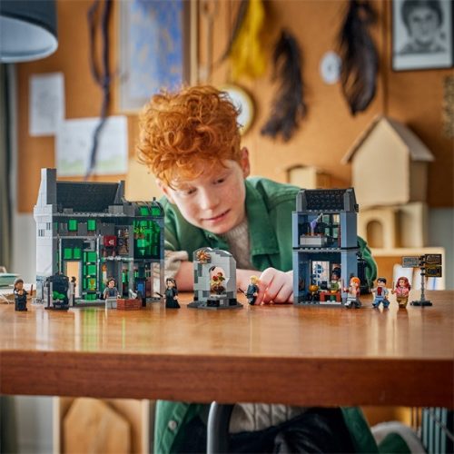 LEGO® Harry Potter™ A Zsebpiszok köz varázslóboltjai 76471