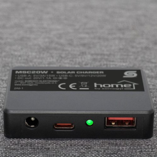 HOME MSC20W hordozható napelemes USB töltő, összecsukható, 20Watt, USB-A + USB-C + DC kimenet, PD gyorstöltés, LED töltésjelző, felakasztható, tartozék karabinerekkel