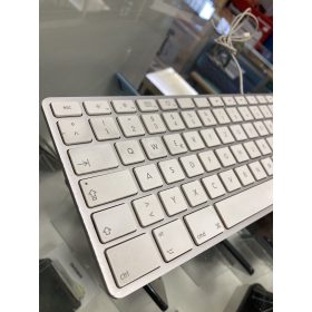  Használt Apple A1243 EMC2171 német kiosztású vezetékes billentyűzet / 12 hónap jótállás